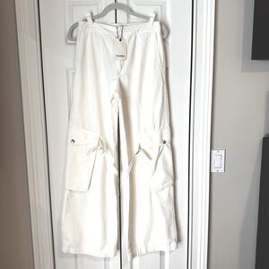 Pull & Bear Baggy Cream Wide Leg Cargo Pants Edgy Strap Detail NWT Medium